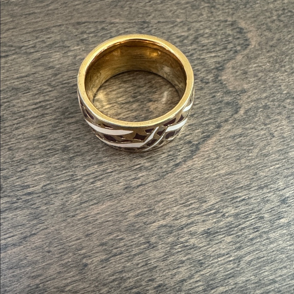 Coach Signature Enamel Ring Size 7 Gold Tone White Brown Logo Designer Jewelry - Picture 4 of 4